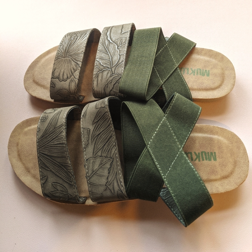 Muk Luk Sandals NWOT